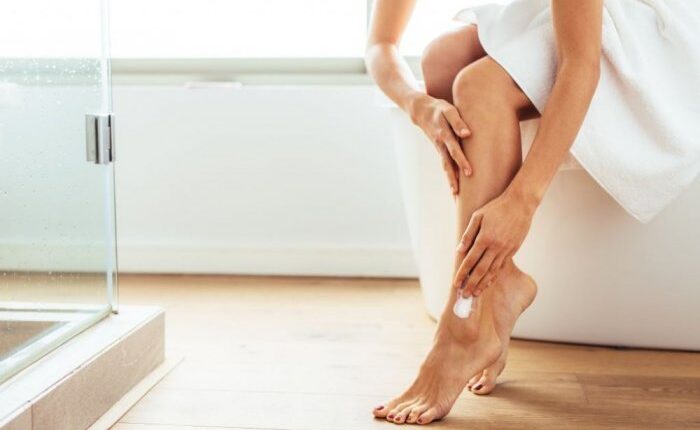 كيفية التخلص من الرؤوس السوداء في الساقين