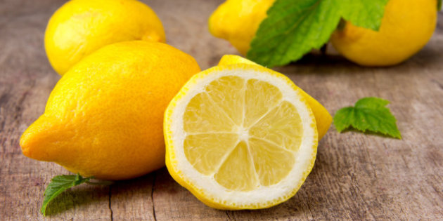 ما الطريقة الصحيحة لتخزين الليمون